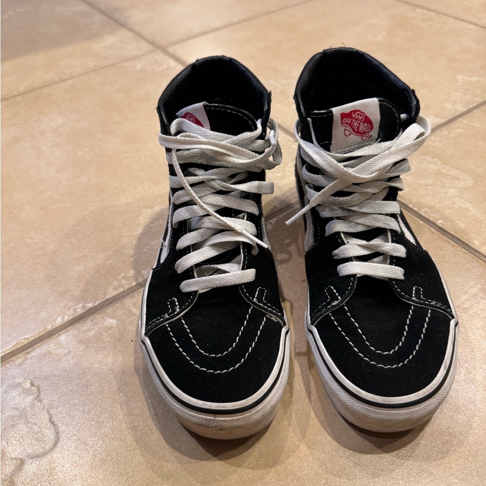 Vans High Top Classic Black/White Skateboard Shoes